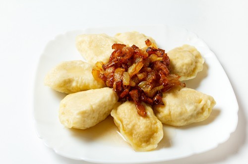 Вареники з картоплею та шкварками